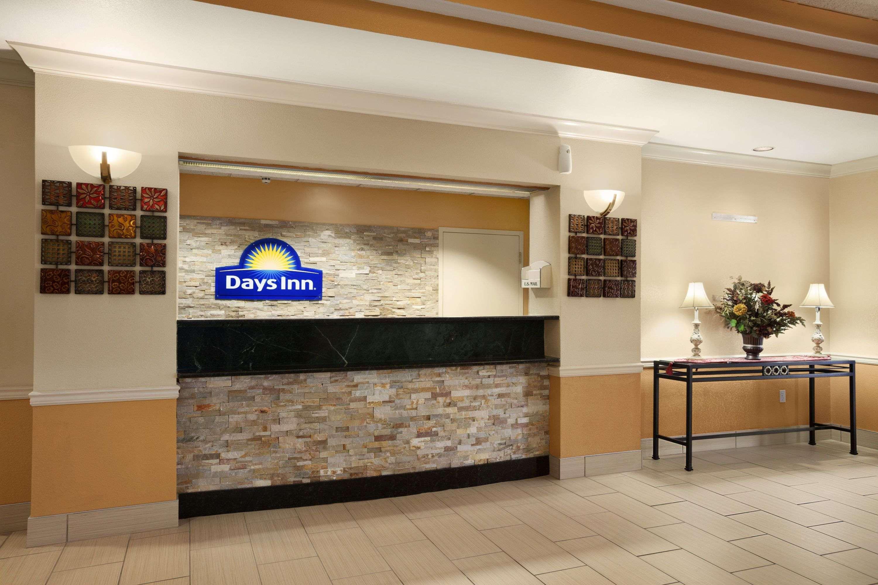 Days & By Wyndham Cedar Rapids