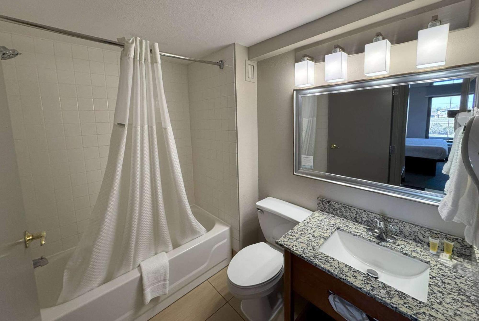 Hotel Days & By Wyndham 2*