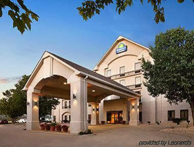 Hotel Days & By Wyndham