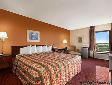 Days & By Wyndham Hotel 2*